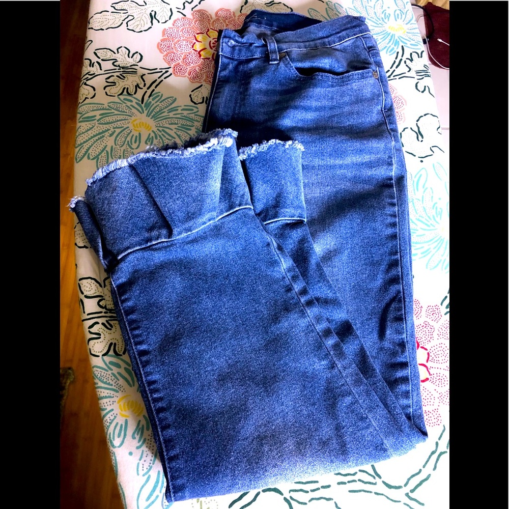 DG2 Denim cropped peplum